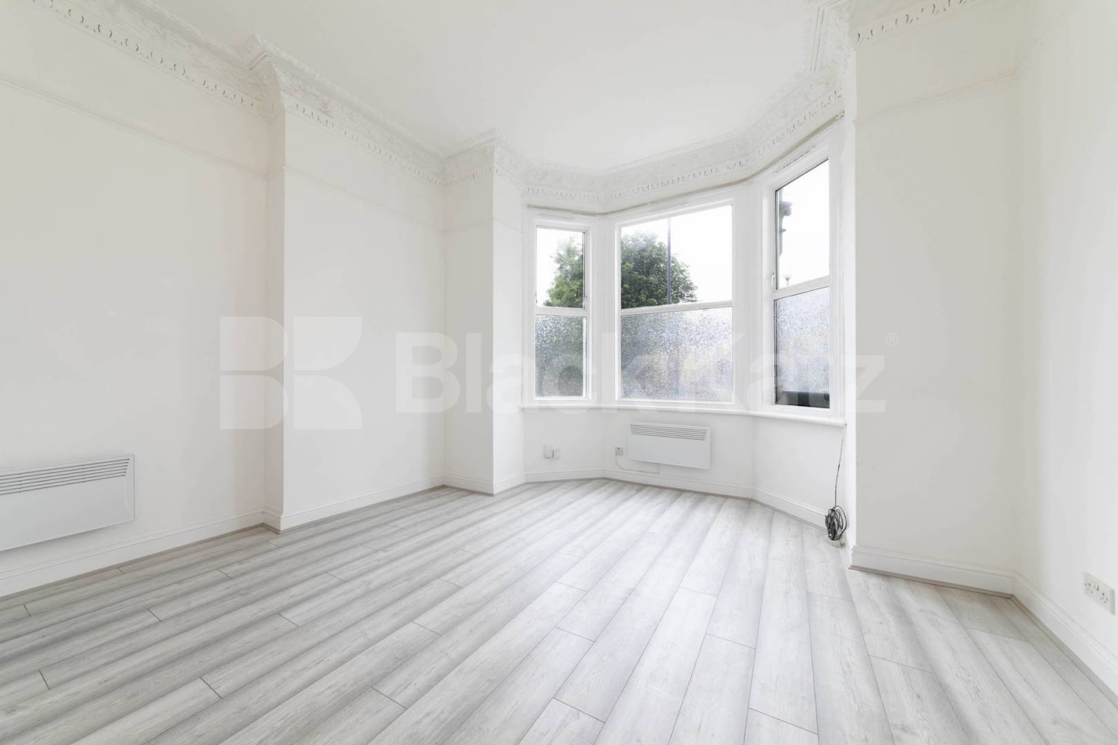 Spacious one-bedroom flat available to rent on Dean Road, NW2 Dean Road, London, NW2,  London