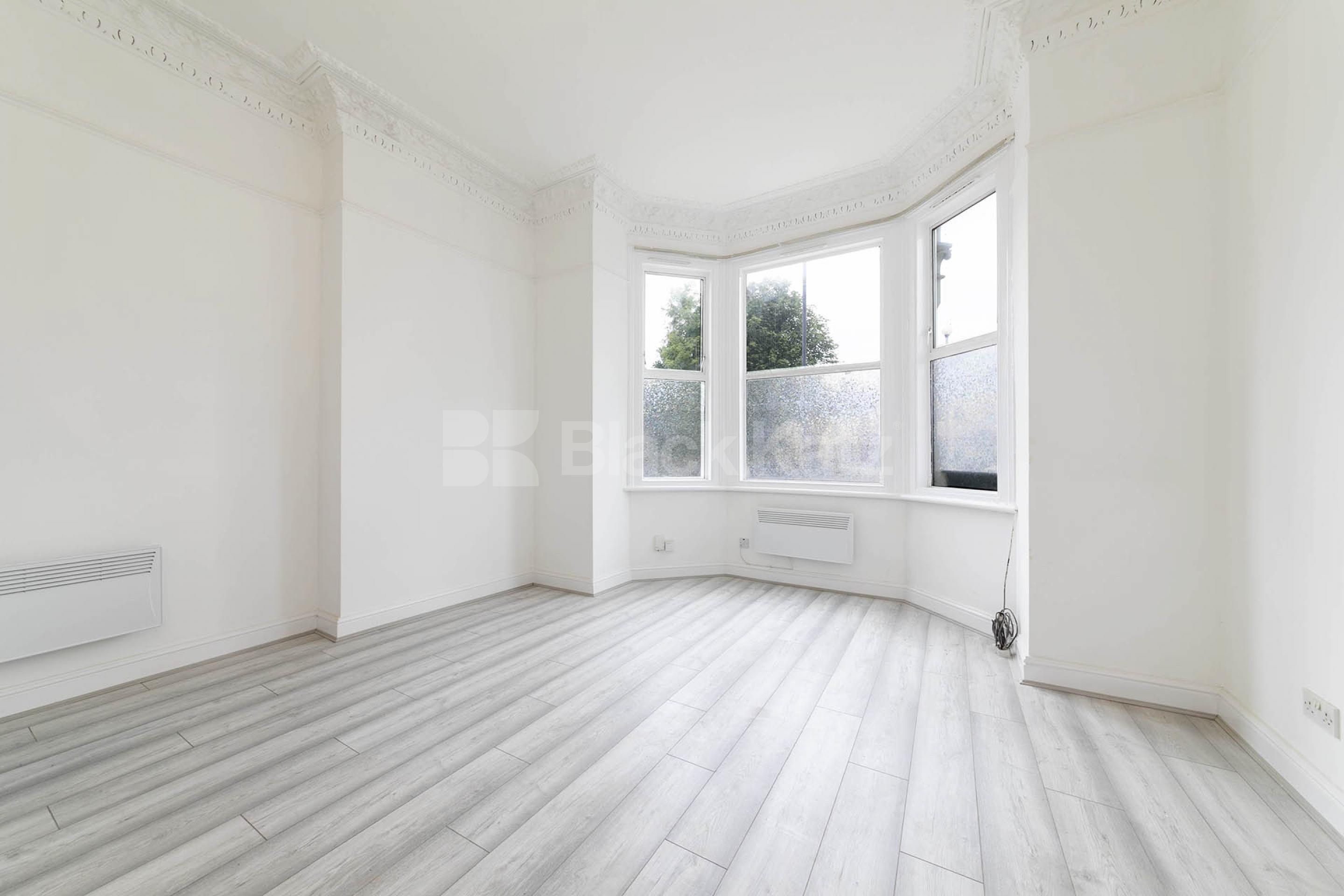 Spacious one-bedroom flat available to rent on Dean Road, NW2 Dean Road, Willesden Green, NW2 (Inclusive of water),  London NW2
