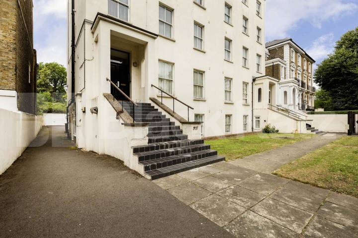 Spacious 1 Bed Flat N7 | Parking, Quiet Aspect & High Ceilings Camden Road, Camden Borders 