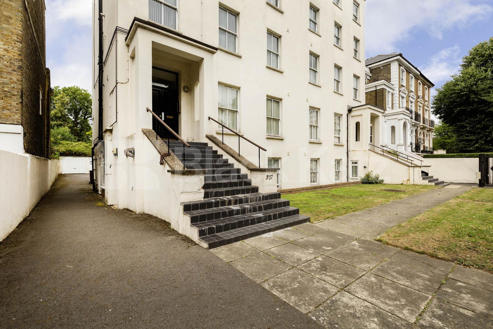 Spacious 1 Bed Flat N7 | Parking, Quiet Aspect & High Ceilings Camden Road, Camden Borders 