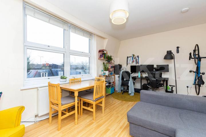 Located in the heart of Crouch End close to amenities  Middle Lane, CROUCH END