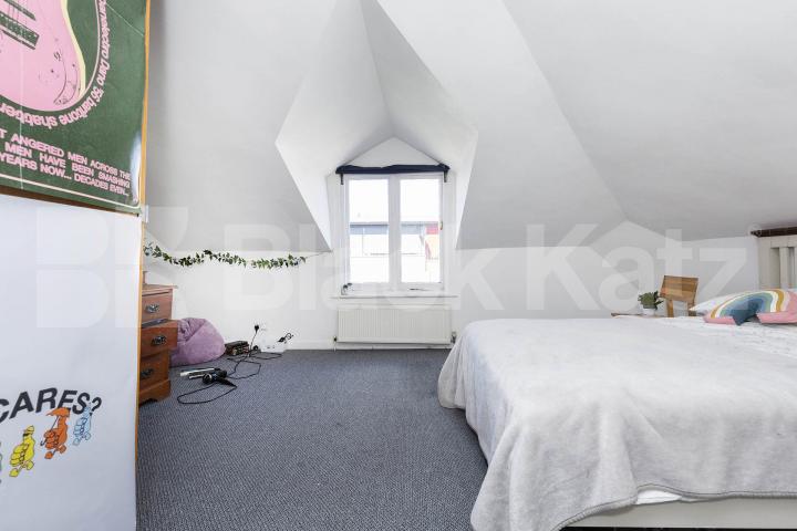 large split level 2 bedroom property with terrace in the heart of Crouch End The Broadway, Crouch End
