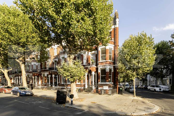 A spacious and well-presented furnished studio apartment with a mezzanine sleeping area, offering a bright and comfortable living space.The property is fully self-contained and provides everything needed for convenient modern living Sutherland Avenue, Maida Vale, W9,  London