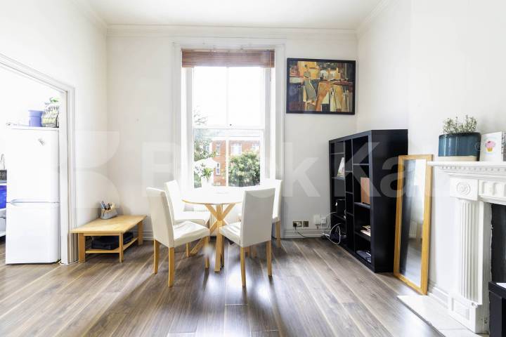A well-presented, fully furnished one-bedroom apartment situated on the popular Belsize Road, NW6.The property comprises a bright and spacious reception room, a separate fully fitted kitchen, a generously sized double bedroom featuring large built-in Belsize Road, London, NW6,  London