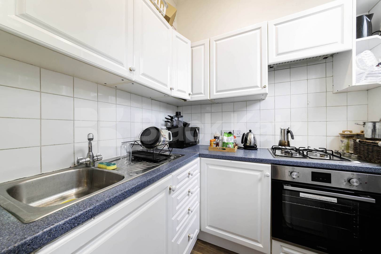 A well-presented, fully furnished one-bedroom apartment situated on the popular Belsize Road, NW6.The property comprises a bright and spacious reception room, a separate fully fitted kitchen, a generously sized double bedroom featuring large built-in Belsize Road, London, NW6,  London