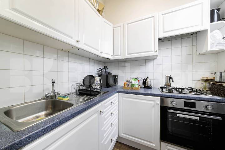 A well-presented, fully furnished one-bedroom apartment situated on the popular Belsize Road, NW6.The property comprises a bright and spacious reception room, a separate fully fitted kitchen, a generously sized double bedroom featuring large built-in Belsize Road, London, NW6,  London