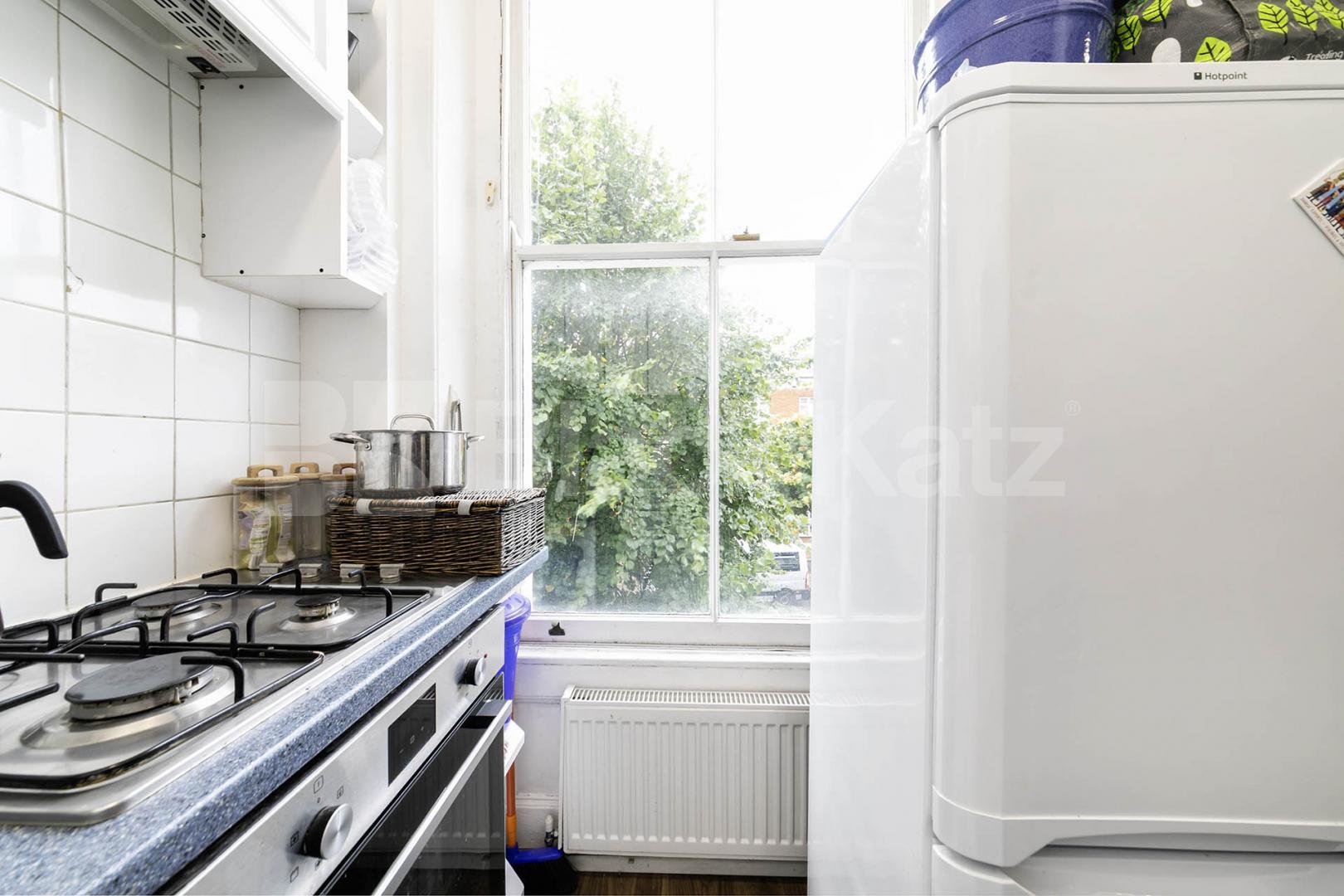 A well-presented, fully furnished one-bedroom apartment situated on the popular Belsize Road, NW6.The property comprises a bright and spacious reception room, a separate fully fitted kitchen, a generously sized double bedroom featuring large built-in Belsize Road, London, NW6,  London