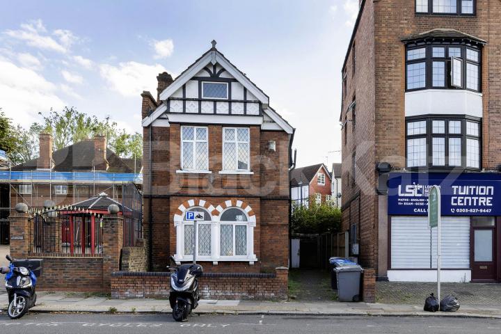 Council tax, Gas, heating and Water included Willesden Lane, Kilburn, NW2 (Council tax, Gas, Heating and Water Included),  London