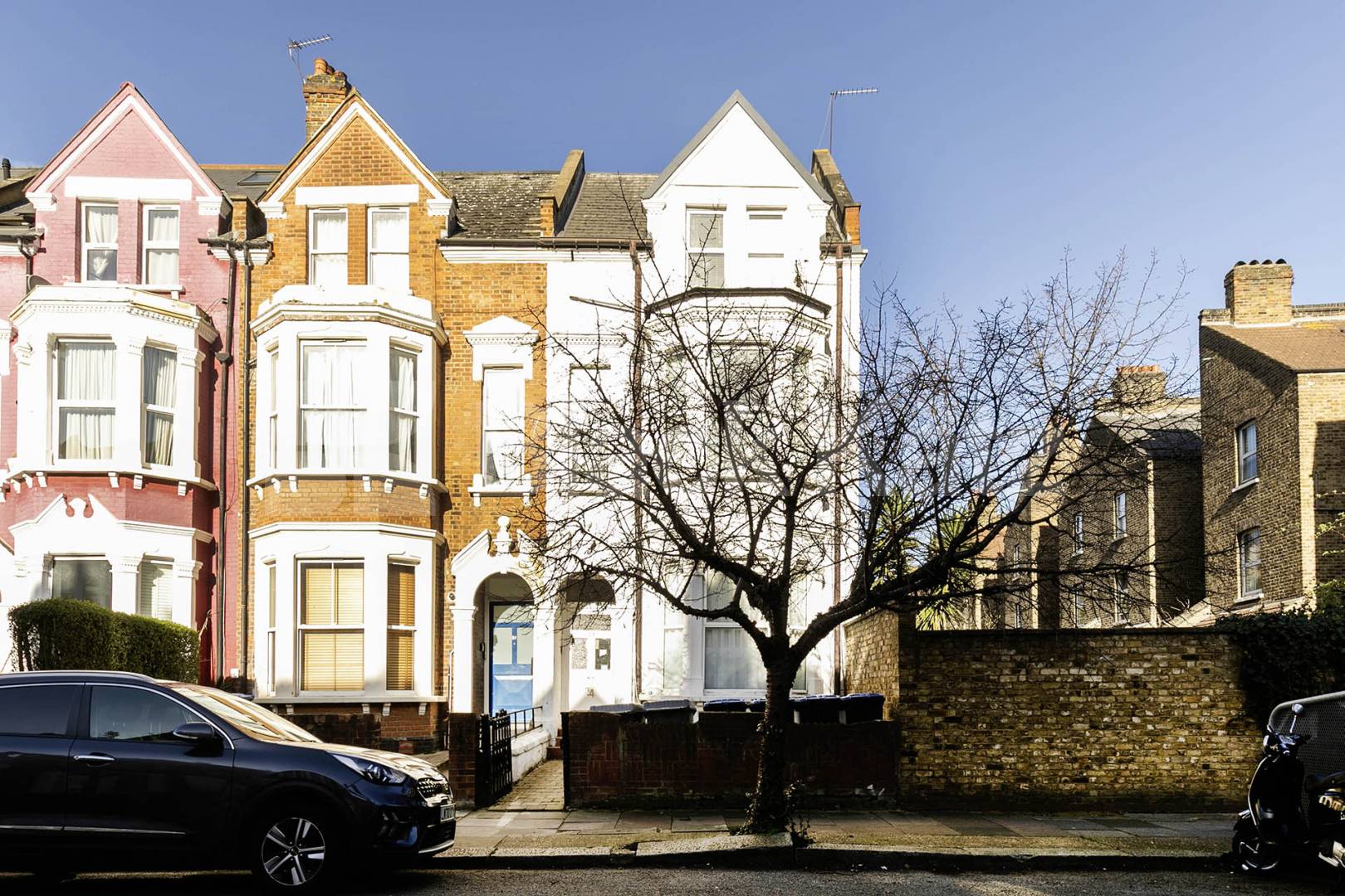 COUNCIL TAX, GAS and WATER INCLUDED Black Katz are pleased to offer for rent this newly refurbished studio flat on the ground floor of a period conversion in the Kilburn / Queens Park area Callcott Road, Kilburn, NW6 (council tax, gas and water inlcuded),  London