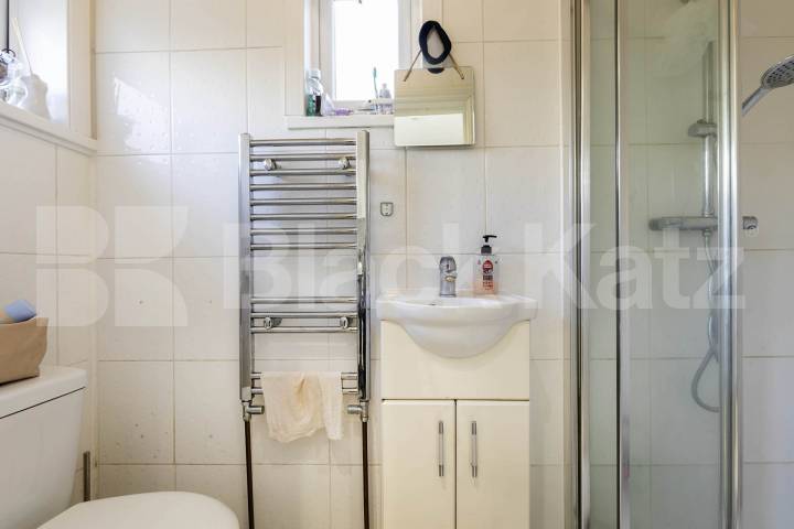 COUNCIL TAX, GAS and WATER INCLUDED Black Katz are pleased to offer for rent this newly refurbished studio flat on the ground floor of a period conversion in the Kilburn / Queens Park area Callcott Road, Kilburn, NW6 (council tax, gas and water inlcuded),  London