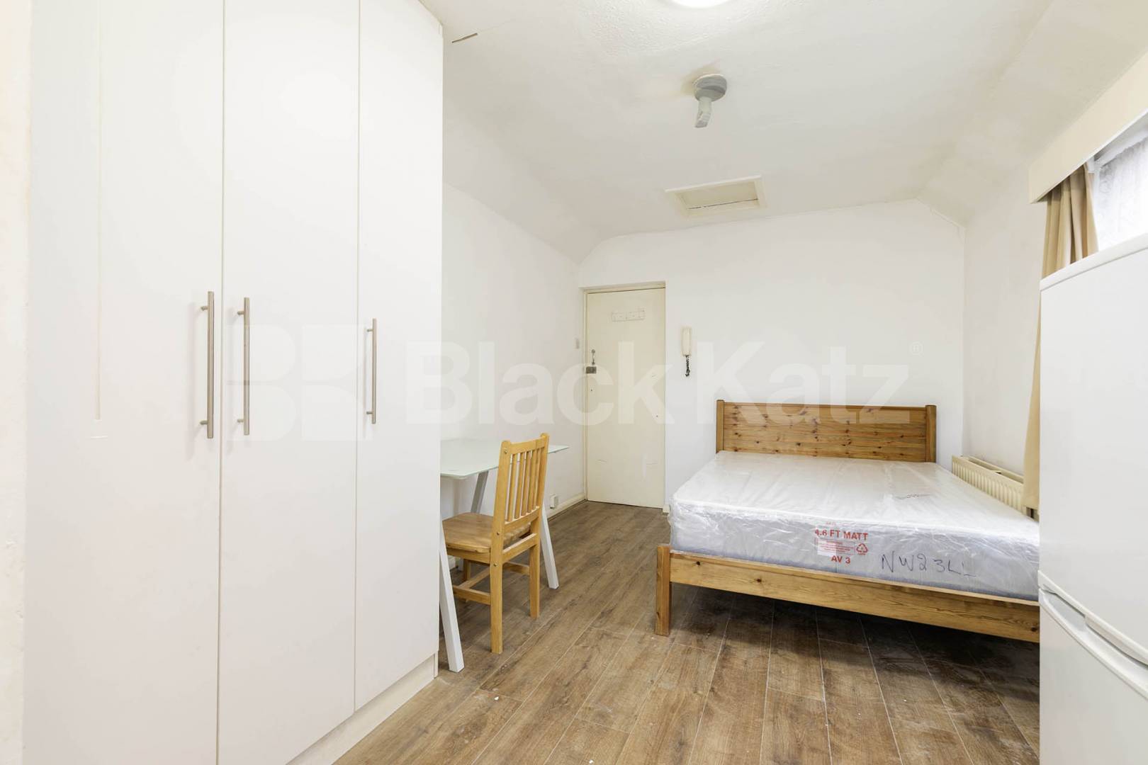 			1 Bedroom, 1 bath, 1 reception 			 Ash Grove, London, Nw2 (Council tax, gas and water),  London