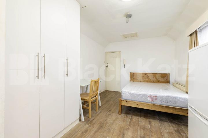 			1 Bedroom, 1 bath, 1 reception 			 Ash Grove, London, Nw2 (Council tax, gas and water),  London