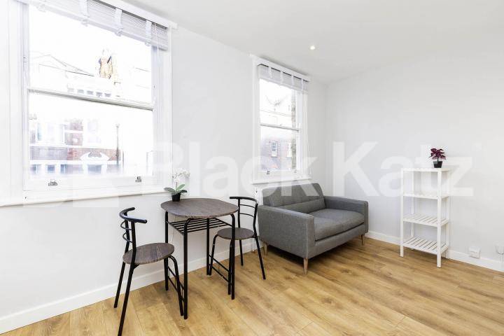 			1 Bedroom,  bath, 1 reception 			 Bell Street, London, NW1,  London