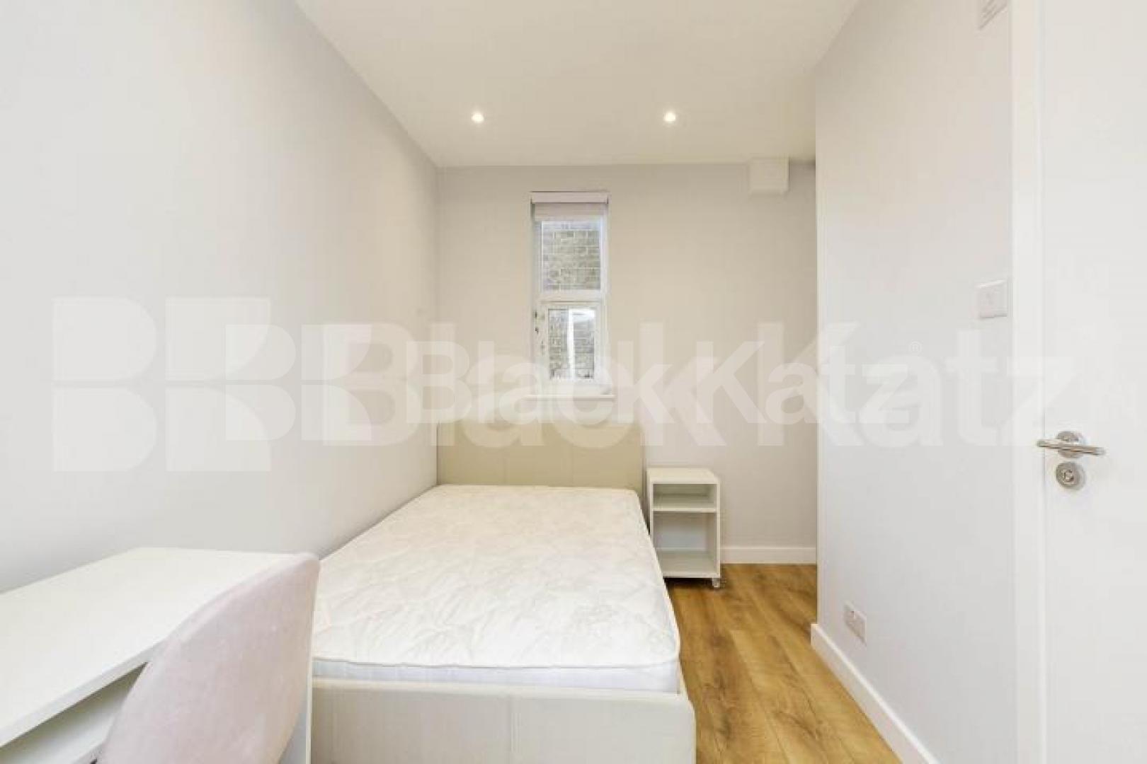 			1 Bedroom, 1 bath, 1 reception 			 Bell Street, London, NW1,  London