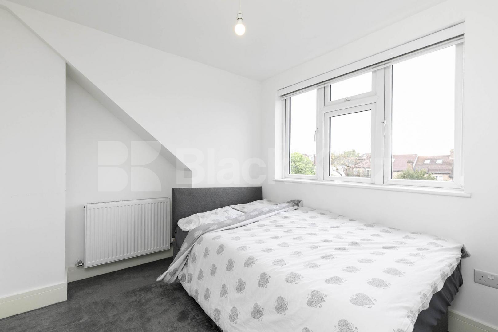 Stunning 5-Bedroom Family Home to Let in Southgate Osidge Lane, Southgate 