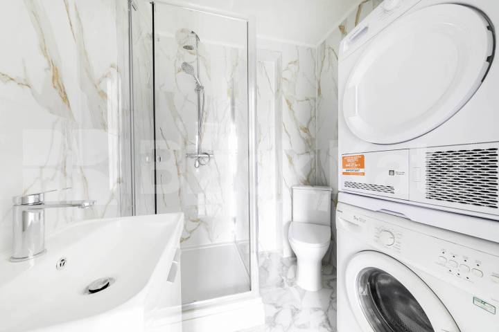 A beautifully renovated one-bedroom flat available now on Dean Road, NW2 Dean Road, Willesden Green, NW2 (Inclusive of Water),  London