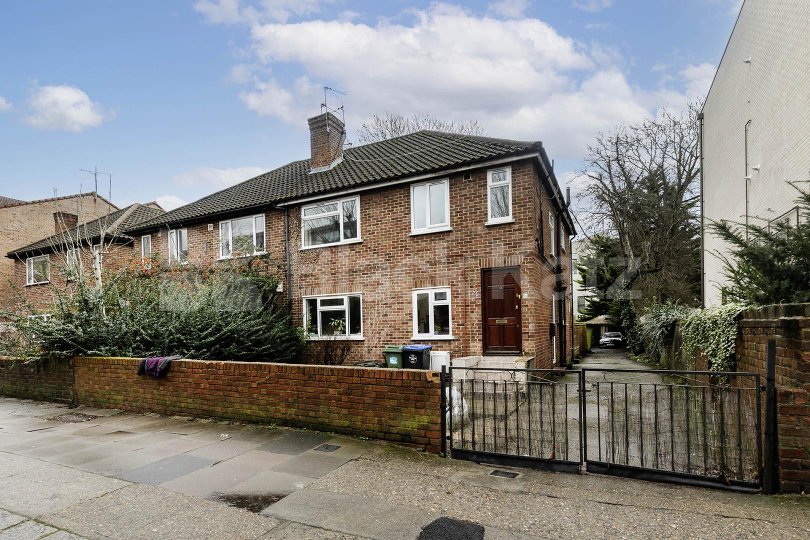 A spacious and well-presented two-bedroom property available to rent now in the highly desirable Queens Park, NW6 area, offered at a great price Christchurch Avenue, Queens Park, NW6 ( £150 towards your moving cost),  London