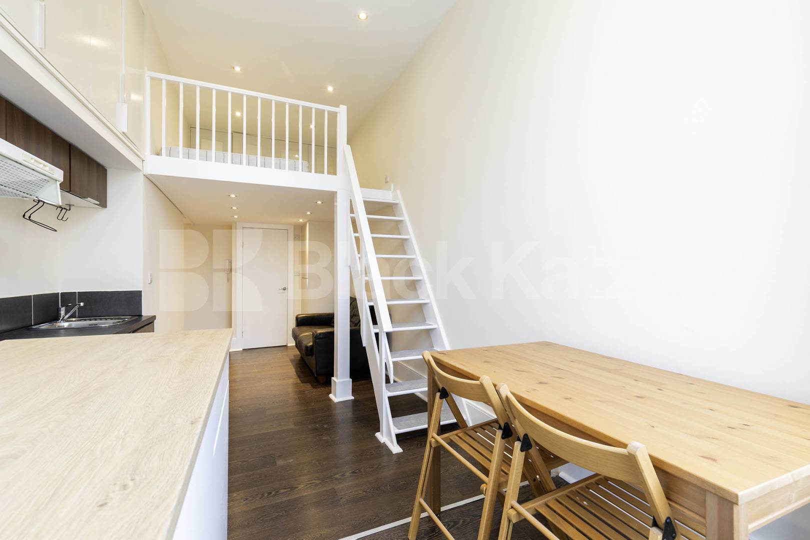 This spacious large studio is fully self-contained and comes furnished, making it move-in ready for your convenience Sutherland Avenue, London, W9,  London