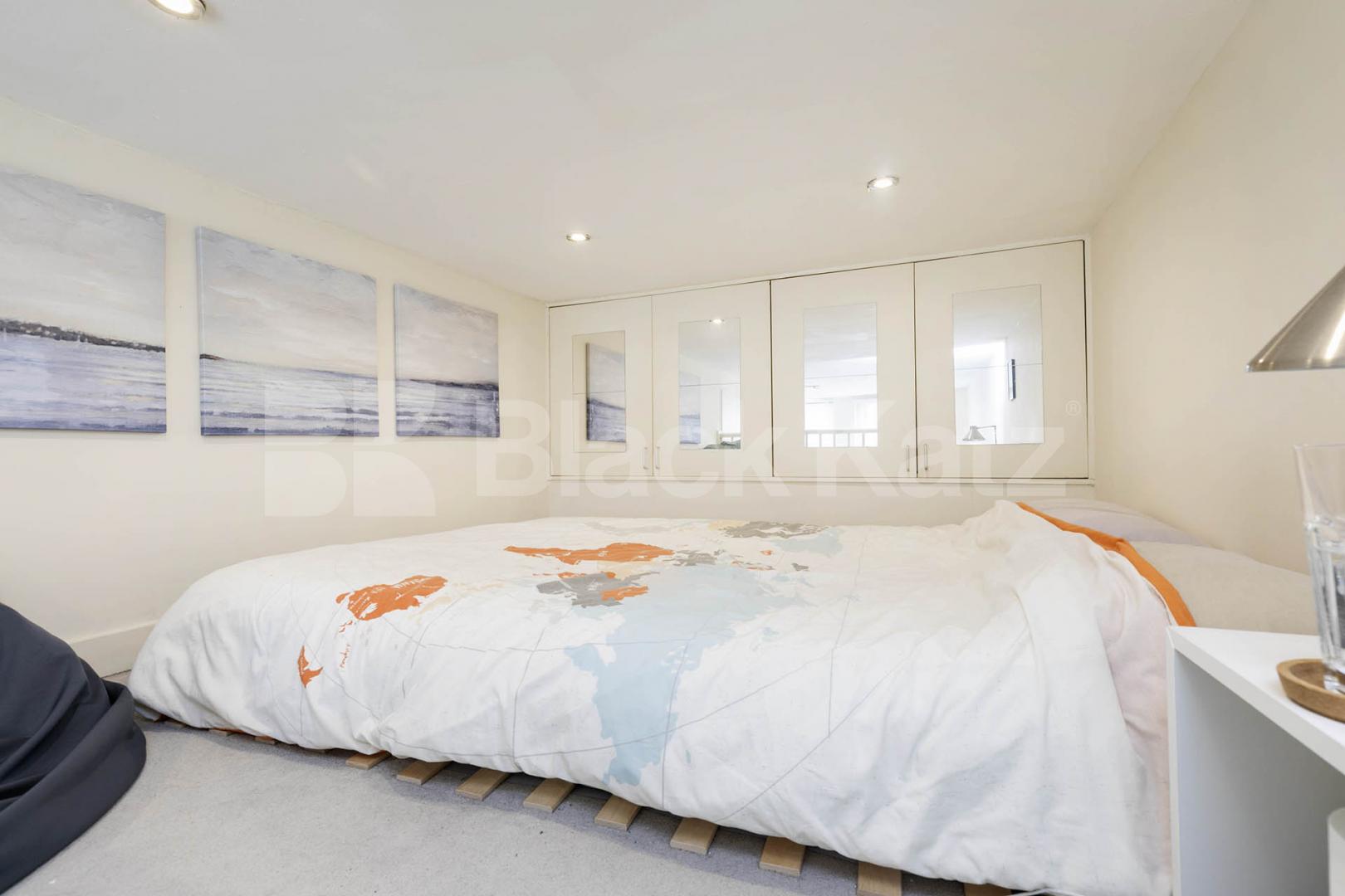 This spacious large studio is fully self-contained and comes furnished, making it move-in ready for your convenience Sutherland Avenue, London, W9,  London