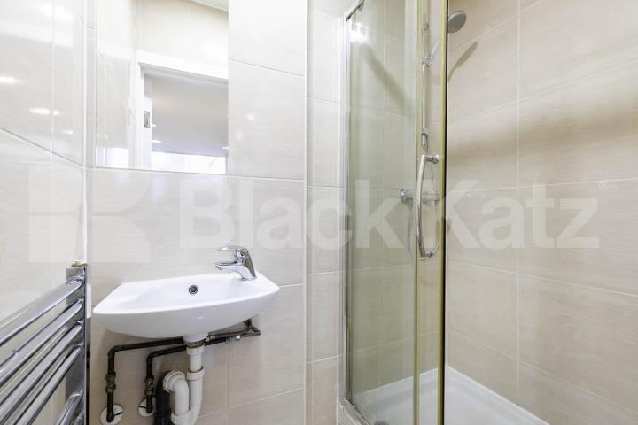 This spacious large studio is fully self-contained and comes furnished, making it move-in ready for your convenience Sutherland Avenue, London, W9,  London