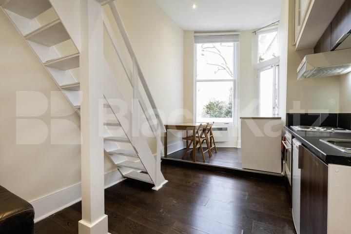 This spacious large studio is fully self-contained and comes furnished, making it move-in ready for your convenience Sutherland Avenue, London, W9,  London