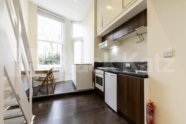 This spacious large studio is fully self-contained and comes furnished, making it move-in ready for your convenience Sutherland Avenue, London, W9,  London