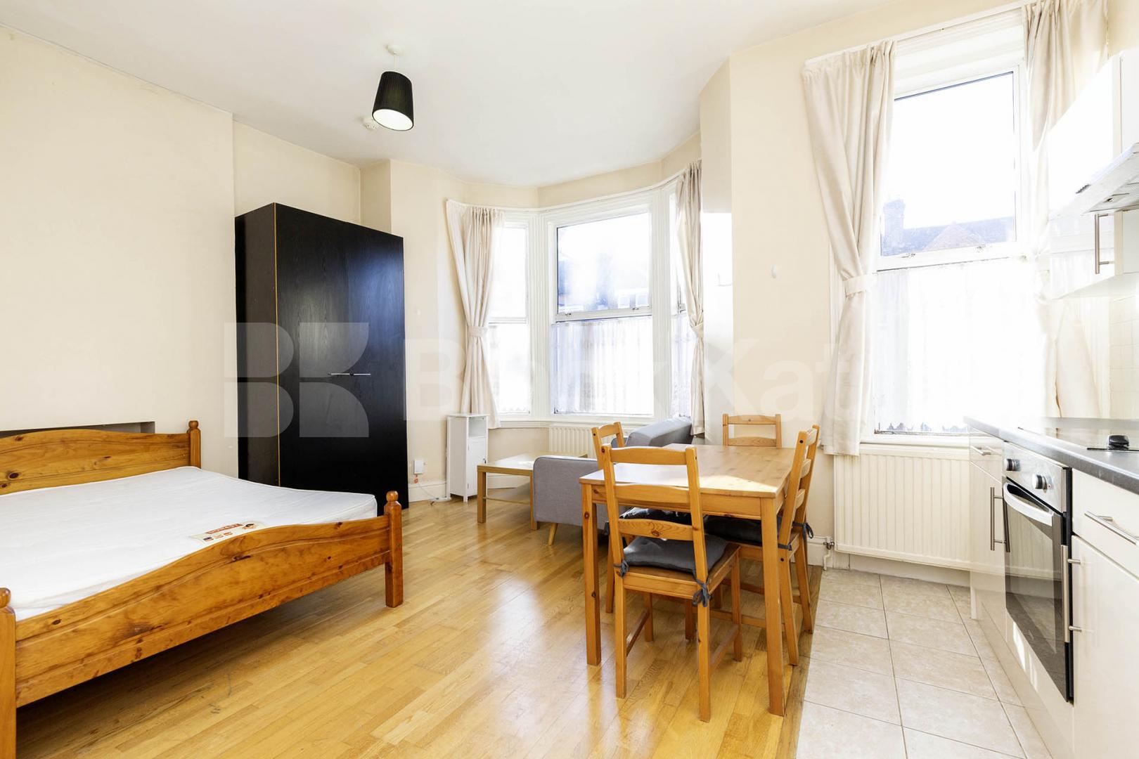 This spacious studio apartment is now available to let on the 1st floor of a well-maintained building in Kilburn Callcott Road, London, NW6 (Council tax, gas and water included),  London