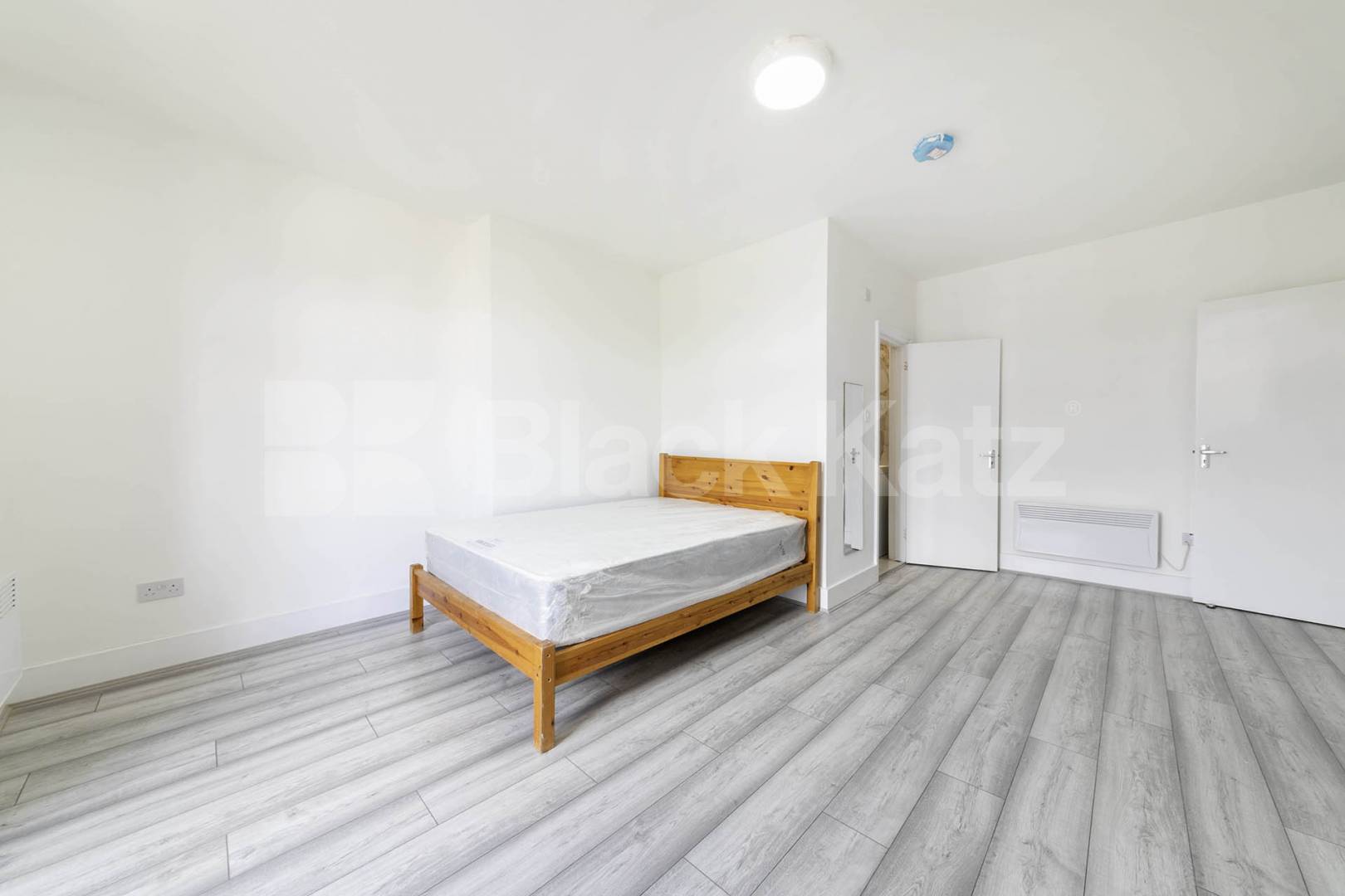 A beautifully renovated studio apartment available now on Dean Road, offering modern, self-contained living in a convenient location.This bright and well-presented property has just undergone a full refurbishment throughout, featuring fresh décor, u Dean Road, Willesden Green, (Inclusive of water),  London