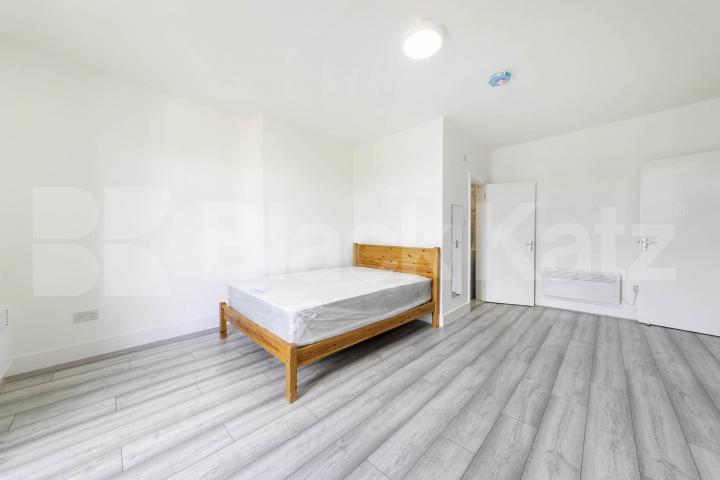 A beautifully renovated studio apartment available now on Dean Road, offering modern, self-contained living in a convenient location.This bright and well-presented property has just undergone a full refurbishment throughout, featuring fresh décor, u Dean Road, Willesden Green, (Inclusive of water),  London