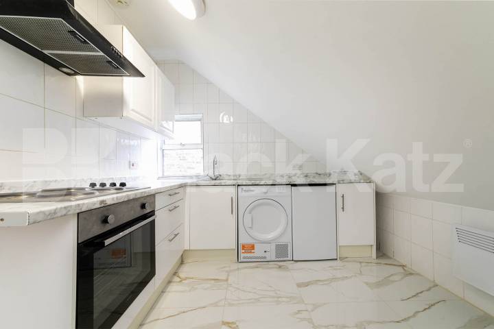A beautifully renovated studio apartment available now on Dean Road, offering modern, self-contained living in a convenient location.This bright and well-presented property has just undergone a full refurbishment throughout, featuring fresh décor, u Dean Road, Willesden Green, (Inclusive of water),  London