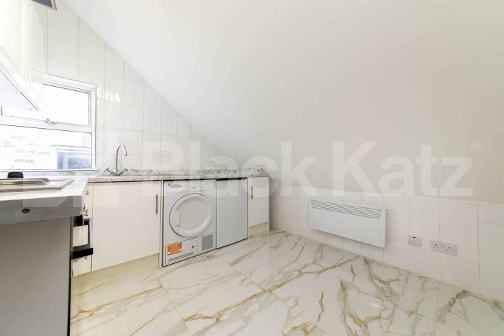 A beautifully renovated studio apartment available now on Dean Road, offering modern, self-contained living in a convenient location.This bright and well-presented property has just undergone a full refurbishment throughout, featuring fresh décor, u Dean Road, Willesden Green, (Inclusive of water),  London