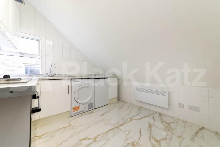 A beautifully renovated studio apartment available now on Dean Road, offering modern, self-contained living in a convenient location.This bright and well-presented property has just undergone a full refurbishment throughout, featuring fresh décor, u Dean Road, Willesden Green, (Inclusive of water),  London