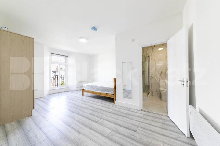 A beautifully renovated studio apartment available now on Dean Road, offering modern, self-contained living in a convenient location.This bright and well-presented property has just undergone a full refurbishment throughout, featuring fresh décor, u Dean Road, Willesden Green, (Inclusive of water),  London
