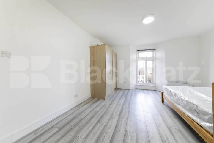 A beautifully renovated studio apartment available now on Dean Road, offering modern, self-contained living in a convenient location.This bright and well-presented property has just undergone a full refurbishment throughout, featuring fresh décor, u Dean Road, Willesden Green, (Inclusive of water),  London