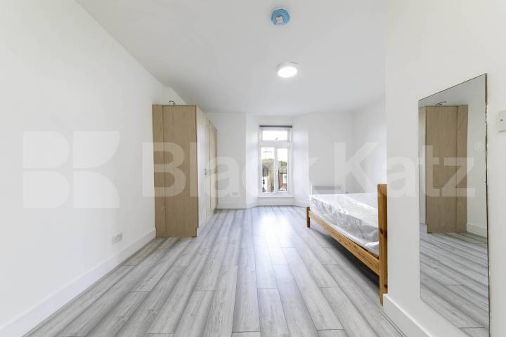 A beautifully renovated studio apartment available now on Dean Road, offering modern, self-contained living in a convenient location.This bright and well-presented property has just undergone a full refurbishment throughout, featuring fresh décor, u Dean Road, Willesden Green, (Inclusive of water),  London