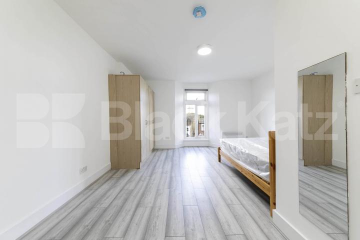 A beautifully renovated studio apartment available now on Dean Road, offering modern, self-contained living in a convenient location.This bright and well-presented property has just undergone a full refurbishment throughout, featuring fresh décor, u Dean Road, Willesden Green, (Inclusive of water),  London