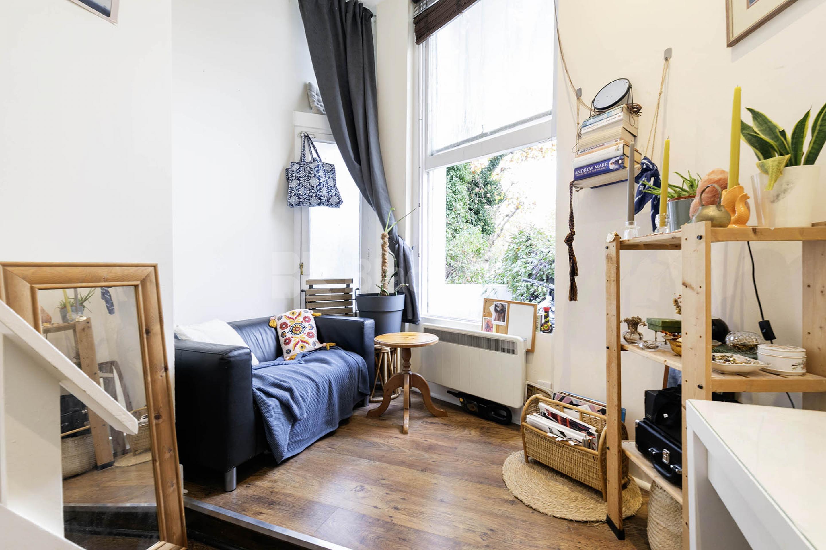 			1 Bedroom, 1 bath, 1 reception 			 Sutherland Avenue,  London  W9 W9