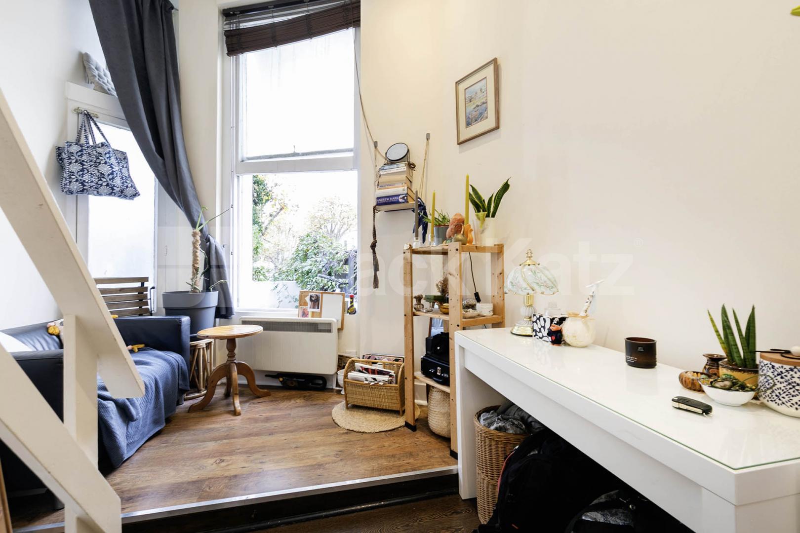 			1 Bedroom, 1 bath, 1 reception 			 Sutherland Avenue,  London  W9