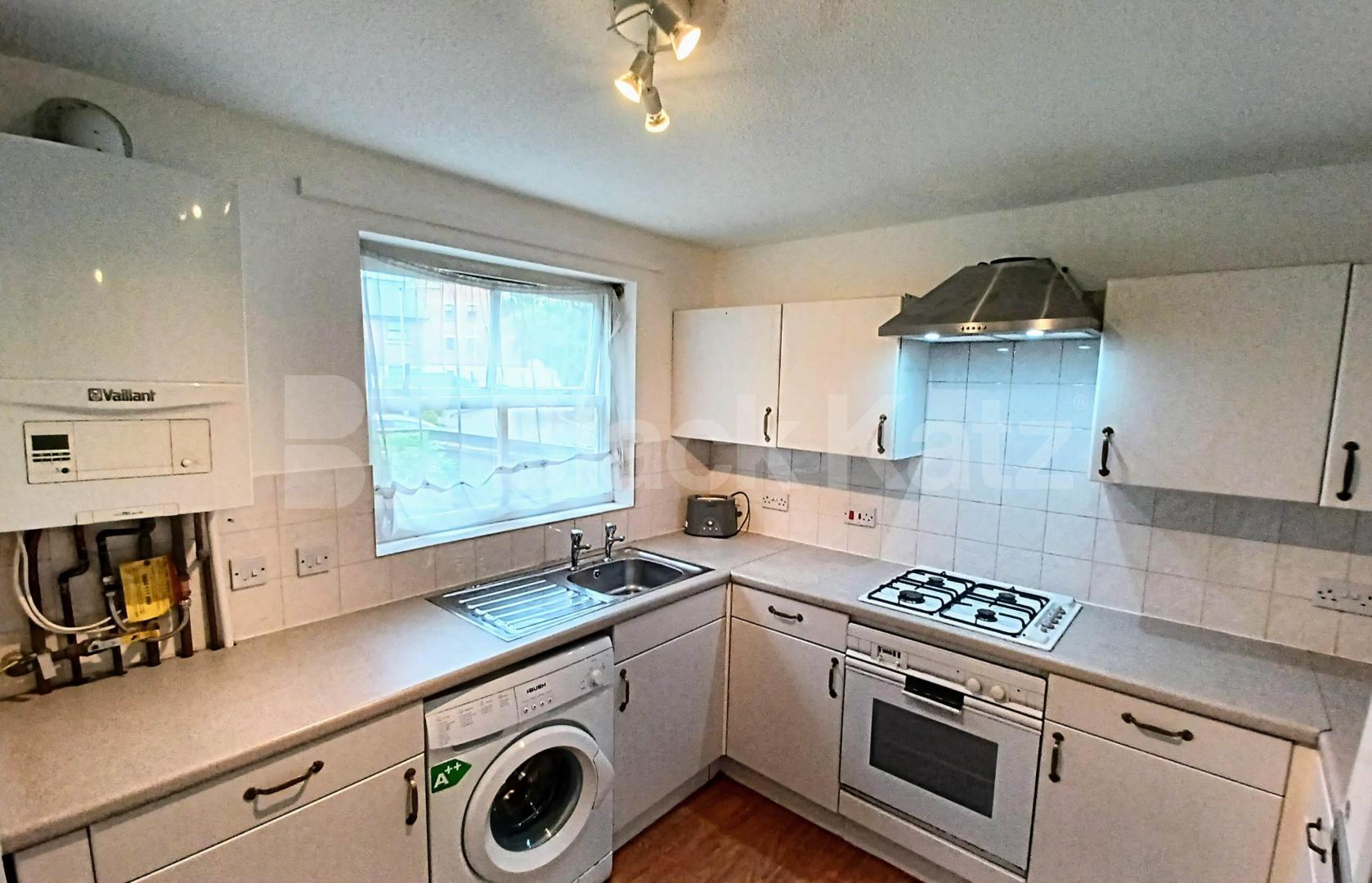 Modern one bed set within a private secure developments mins to tube & shops Moriatry Close, Holloway