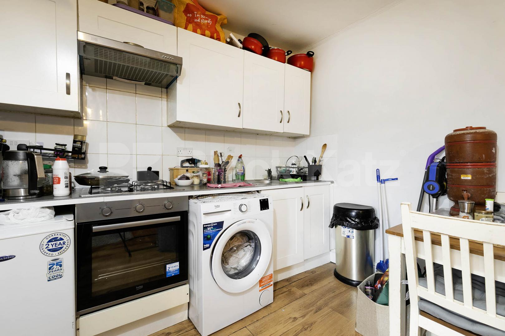 			, 1 bath, 1 reception 			 Fordwych Road, London, NW2 (Water bill included),  London