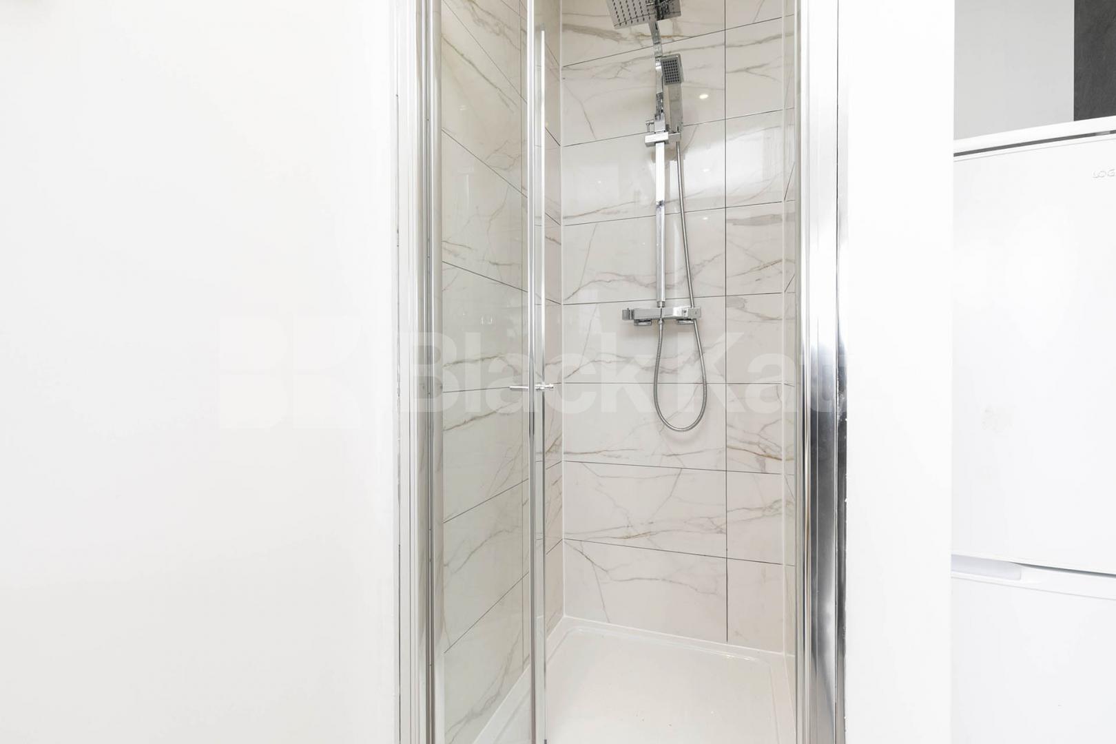 Council tax, Gas + Water included, a lovely bright studio in Kilburn that has been recently refurbished to a high standard Callcott Road, Kilburn, NW6 (Council tax, Gas and Water Included),  London