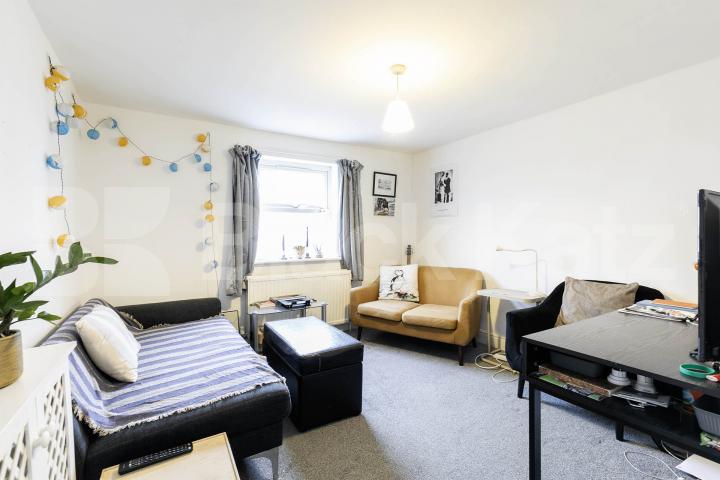 			1 Bedroom, 1 bath, 1 reception 			 Sutherland Avenue, London, W9,  London