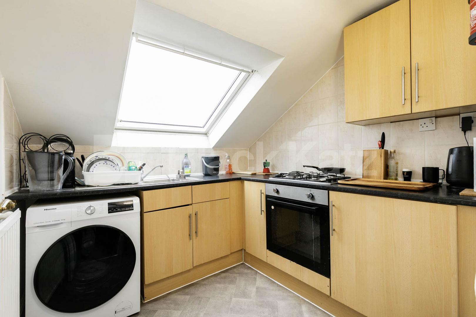 			1 Bedroom, 1 bath, 1 reception 			 Sutherland Avenue, London, W9,  London