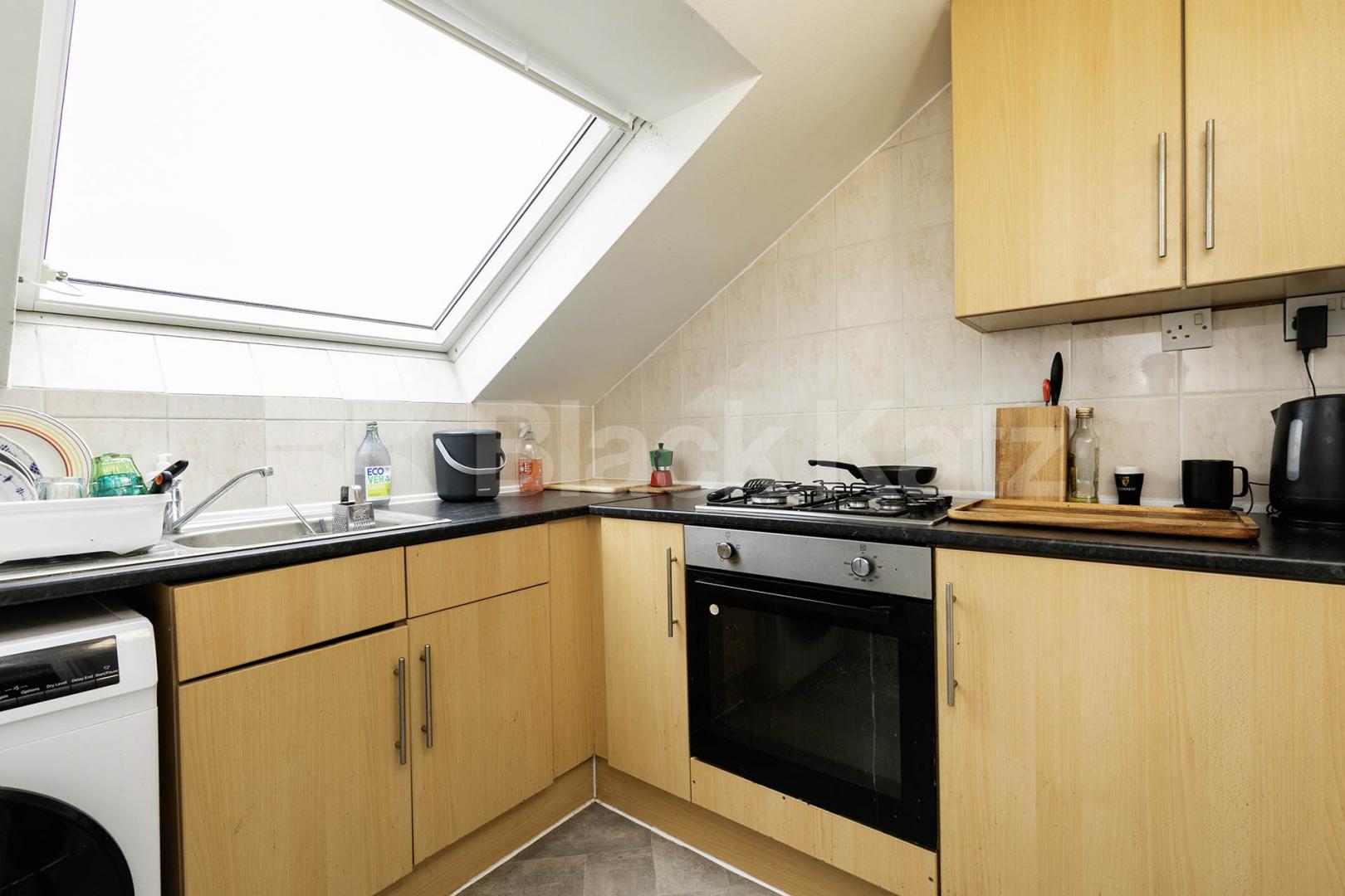 			1 Bedroom, 1 bath, 1 reception 			 Sutherland Avenue, London, W9,  London