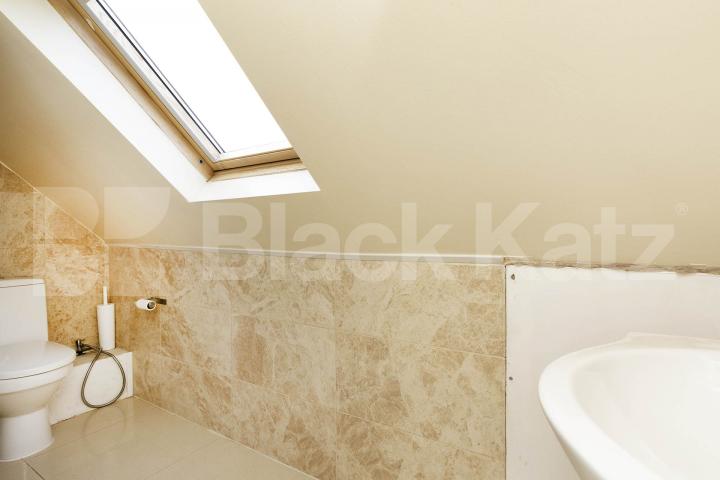 			1 Bedroom, 1 bath, 1 reception 			 Hendon Way, London, NW2,  London