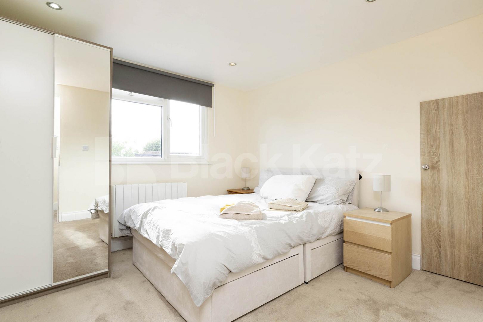 			1 Bedroom, 1 bath, 1 reception 			 Hendon Way, London, NW2,  London