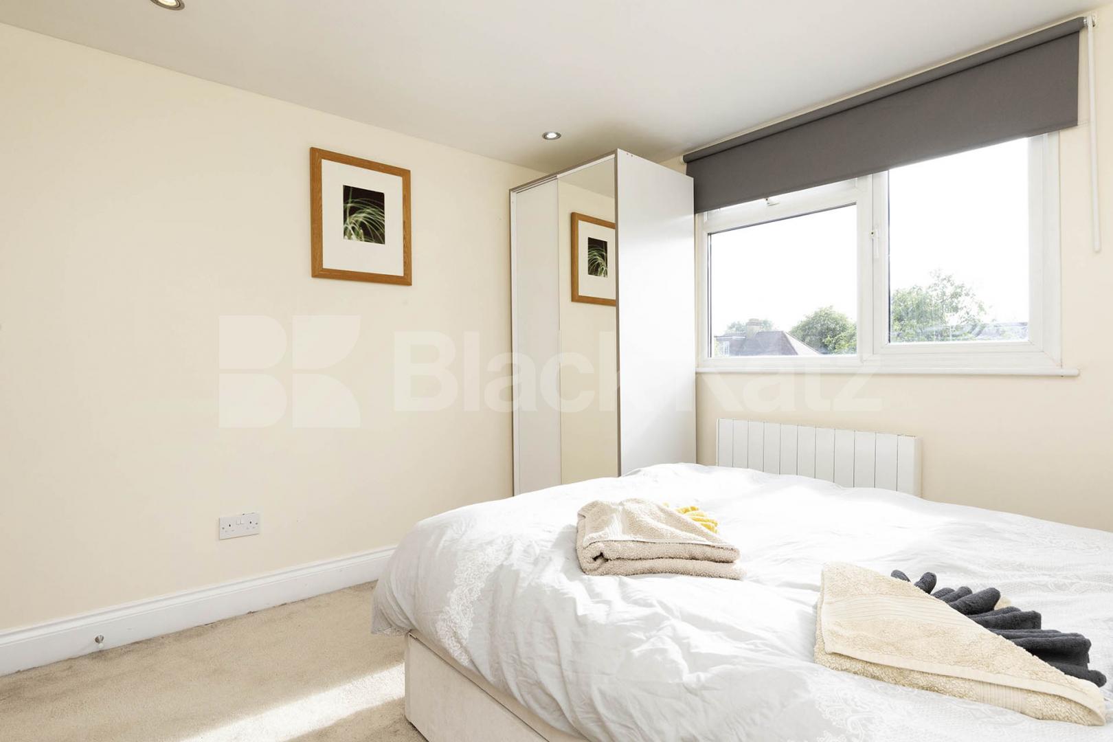 			1 Bedroom, 1 bath, 1 reception 			 Hendon Way, London, NW2,  London