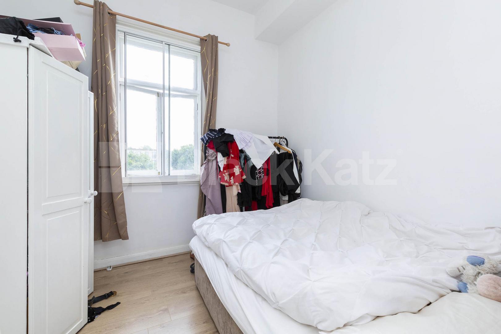 			1 Bedroom, 1 bath, 1 reception 			 Sinclair Road,  London  W14