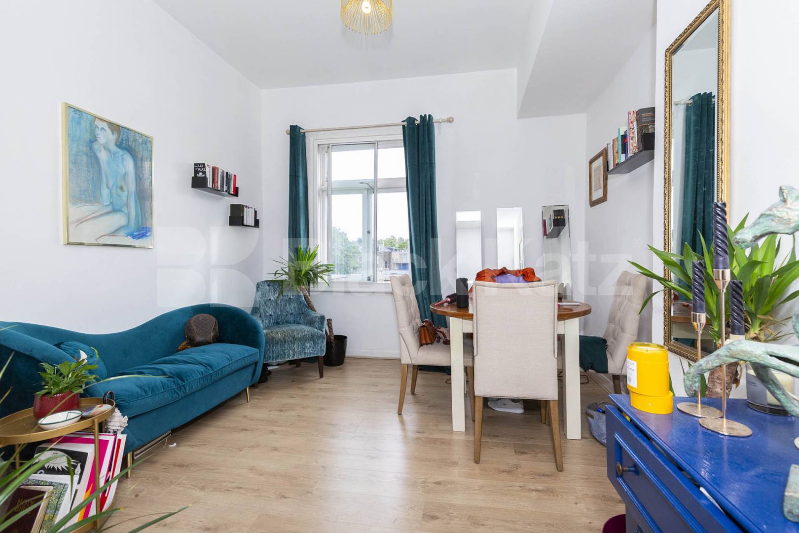 			1 Bedroom, 1 bath, 1 reception 			 Sinclair Road,  London  W14