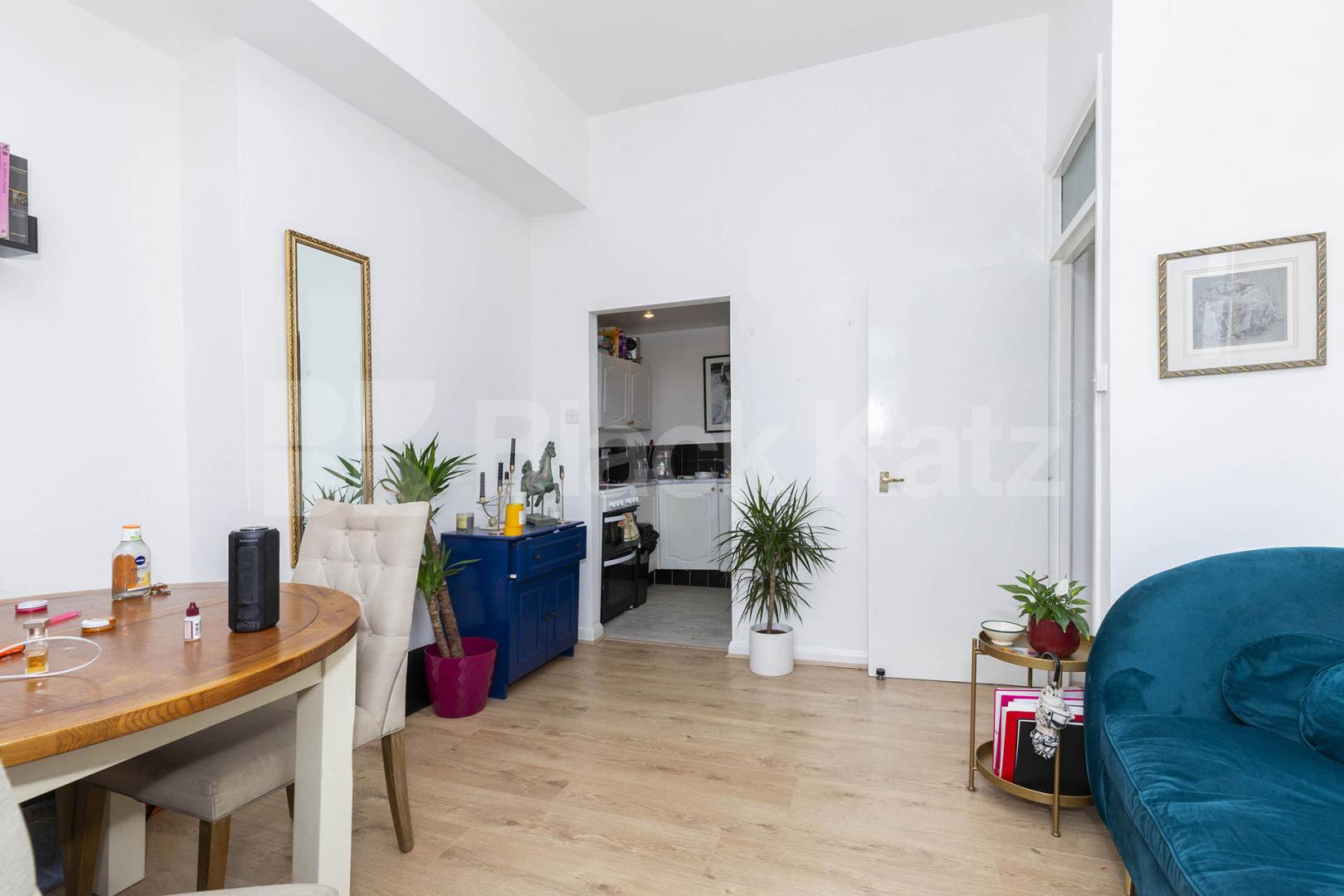 			1 Bedroom, 1 bath, 1 reception 			 Sinclair Road,  London  W14